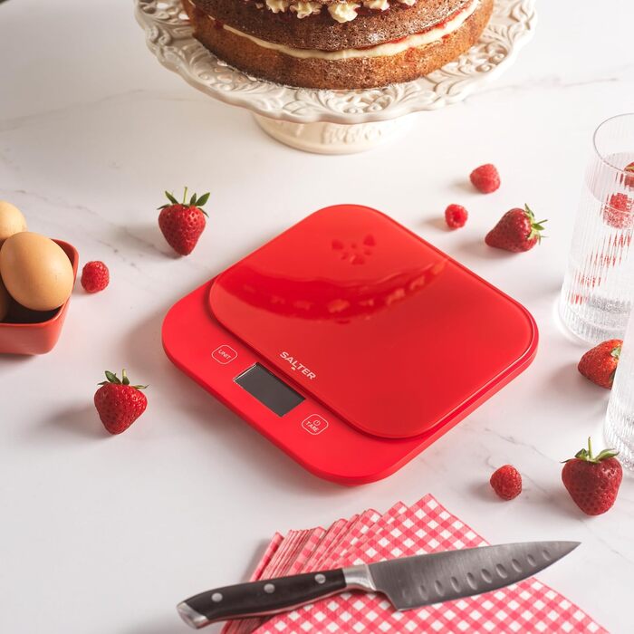 Цифрові кухонні ваги Salter British Bakes до 10 кг, точність 1 г, водонепроникні, з функцією тари та вимірюванням рідин, загартоване скло, червоні