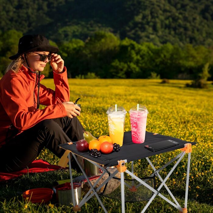 Сонячний складаний стіл з сонячною панеллю 33W та USB-зарядом для телефону | Легкий туристичний стіл для кемпінгу та відпочинку на природі