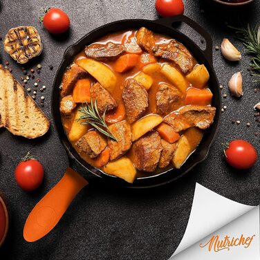 Сковорода NutriChef з кришкою 30 см, чавунна антипригарна, з ергономічною силіконовою ручкою, високим бортом, для індукції, кераміки, газу та електро, PFOA/PFOS-free, набір 2 предмети