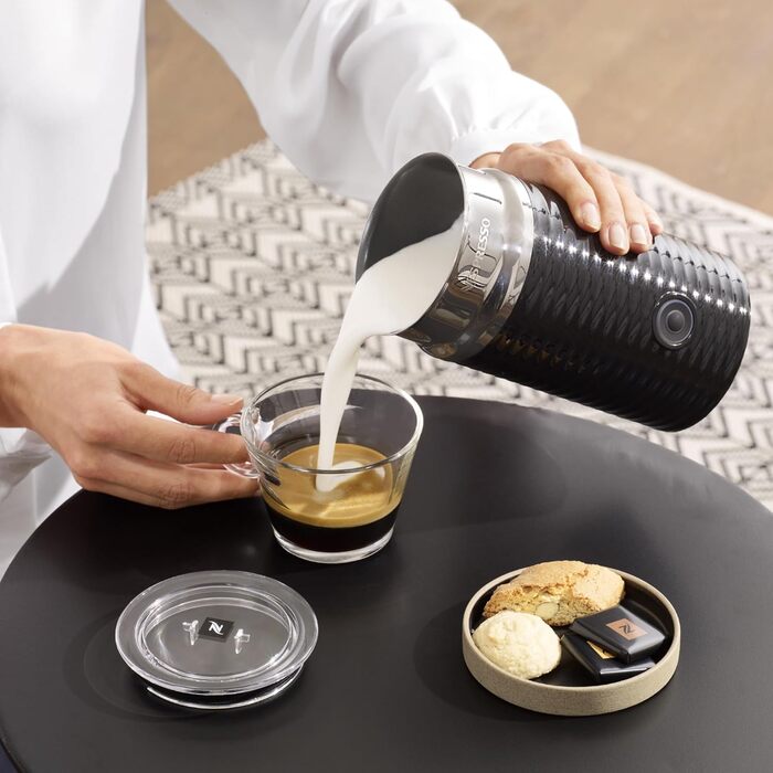 Nespresso Aeroccino 3 - електричний спінювач молока, чорний (120 мл піни, 240 мл гарячого молока)