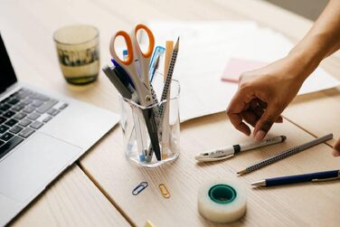 Універсальні ножиці Fiskars з антипригарним покриттям, 21 см, титанове напилення, нержавіюча сталь, біло-помаранчеві, 1004721