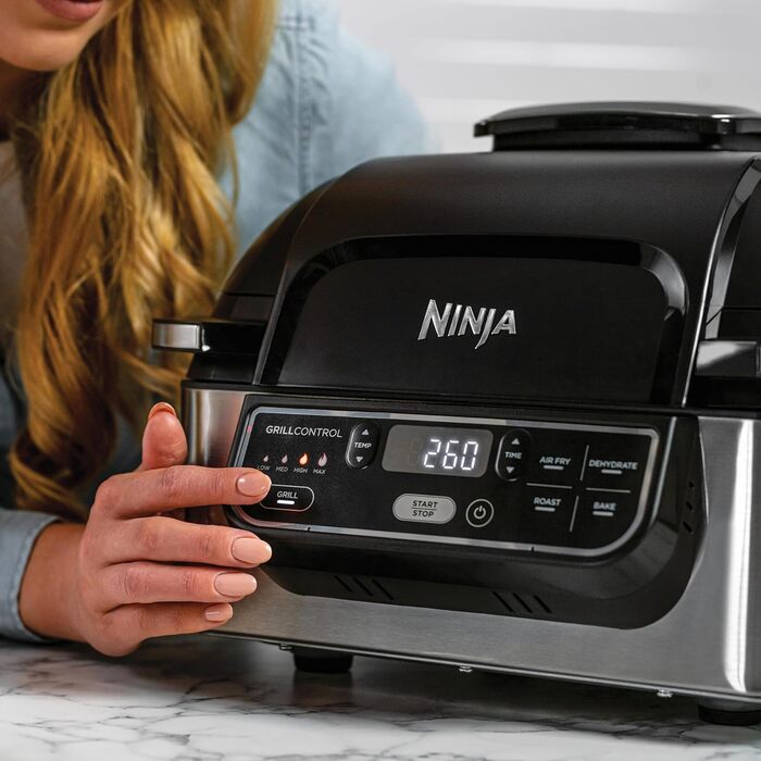 Ninja Foodi Grill & Air Fryer, 5.7L Air Fryer, Air Fryer, Dishwasher-Safe Parts, 5-in-1, Black/Silver AG301EU Grill & Air Fryer 5.7L Black/Silver