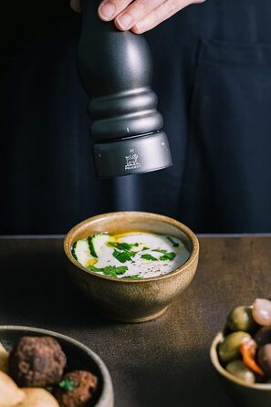 PEUGEOT Париж Chef u'Select 22 см – млин для перцю з нержавіючої сталі, 6 ступенів помолу, карбоновий колір