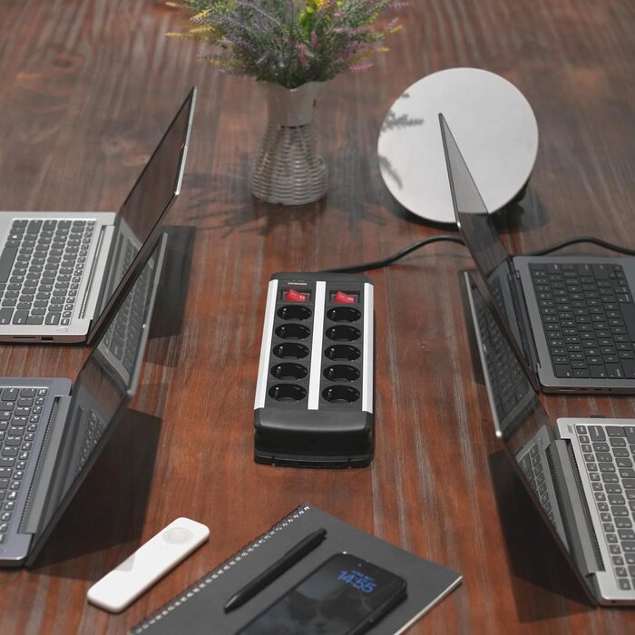 Мережевий фільтр Ucomen 10-фазний з USB та захистом від перенапруги (3680W 16A) для комп'ютерних столів, 20W USB-A та USB-C, кабель 1.5м