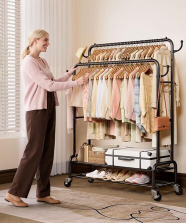 Стійка для одягу Yorbay на колесах: металева, 2 перекладини, 4 гачки, 2 полиці для зберігання, до 120 кг, 112 см (ширина)