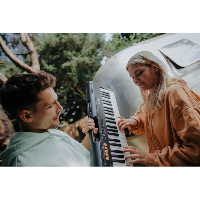 Клавіатура Casio Casiotone CT-S100 з 61 клавішею, 122 звуки та 61 ритми, чорна, сучасний дизайн