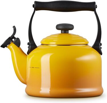 Le Creuset Kettle Tradition, 2.1 l, Enamelled Steel, Nectar, 40102026720000