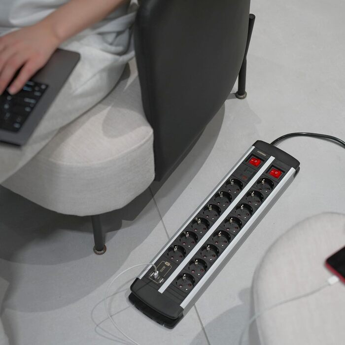 Мережевий фільтр Ucomen 10-фазний з USB та захистом від перенапруги (3680W 16A) для комп'ютерних столів, 20W USB-A та USB-C зарядка, кабель 1.5м