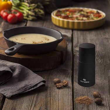 Мельниця для спецій Microplane Schwarz - для мускатного горіха, кориці, тонкої бобів, довгої перцю та інших сухих спецій