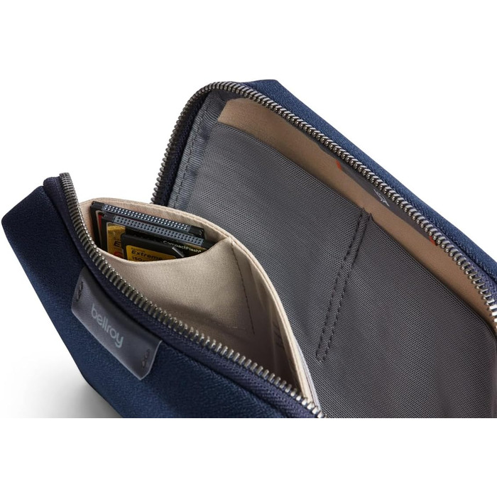 Органайзер Bellroy Tech Kit Compact для зарядних пристроїв, кабелів, миші, павербанку, USB-накопичувачів, донглів, колір морський синій
