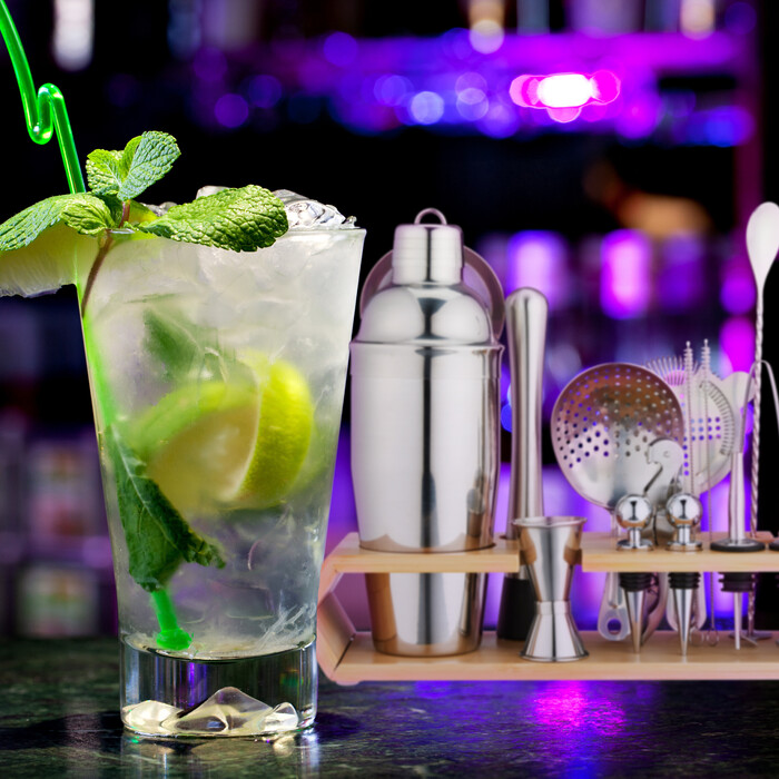 Relaxdays 16-Piece Cocktail Set with Stand