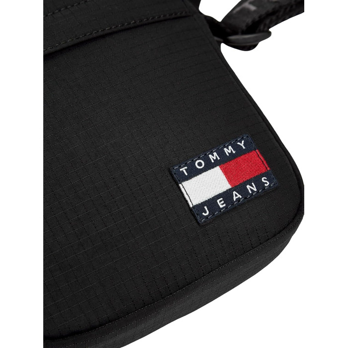 Чоловіча сумка-месенджер Tommy Jeans Daily Ripstop чорного кольору з зовнішньою кишенею