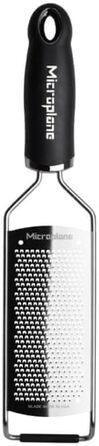 Терка Microplane дрібна для твердого сиру, цитрусових, часнику, чилі, кориці та мускатного горіха, чорна, леза з нержавіючої сталі, виробництво США