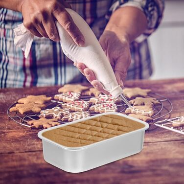 YARNOW 4-Pack Mini Loaf Pans Non-Stick Mini Loaf Baking Pans Cake Pans Rectangular Bread Loaf Baking Sheets for Cakes, Bread, Meatloaf, Quiche (Silver)
