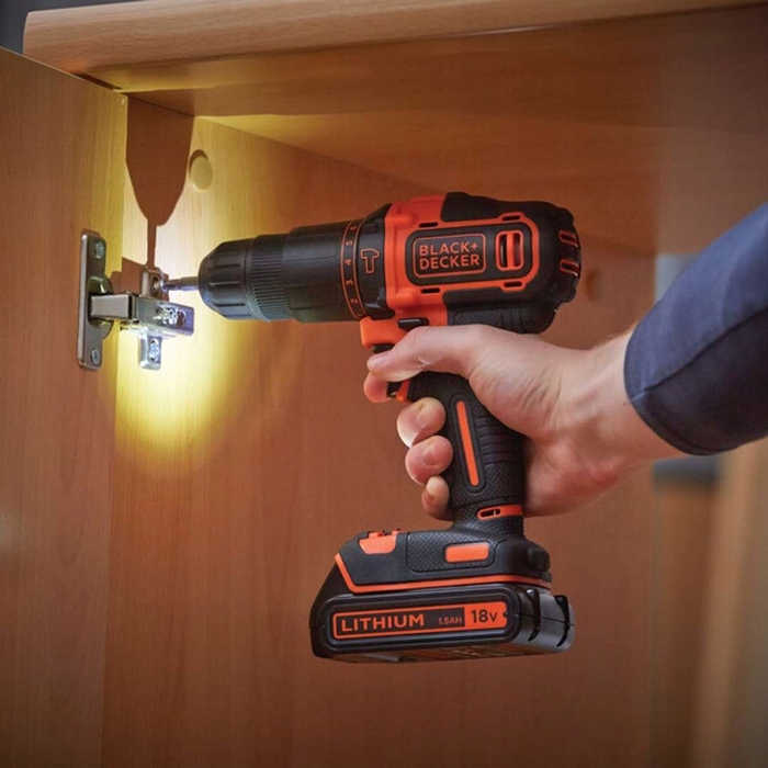 Акумуляторний шуруповерт Black+Decker 18 V BDCHD18N