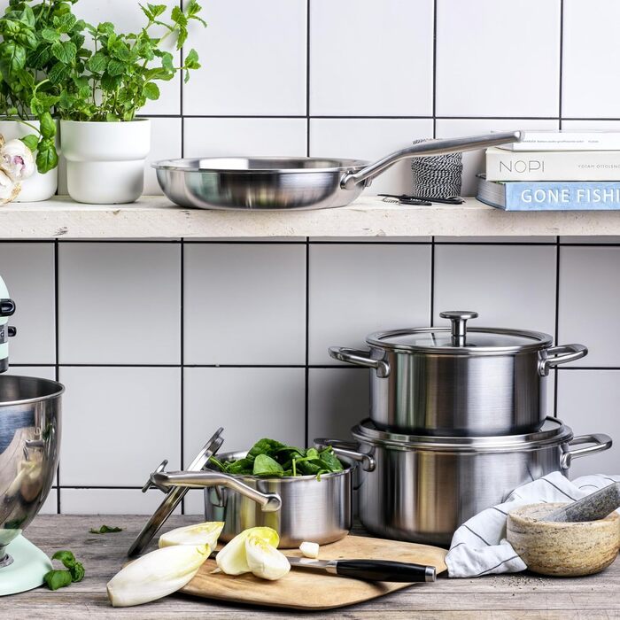 Набір сковорідок KitchenAid MultiPly з нержавіючої сталі з керованою антипригарним покриттям, 2 шт (20 см та 28 см), тришарова, для індукційних плит, термостійкі до 220°C, придатні для миття в посудомийній машині, срібного кольору