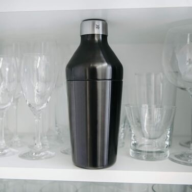 WMF Baric Shaker, stainless steel cocktail shaker with integrated bar strainer, dishwasher-safe
