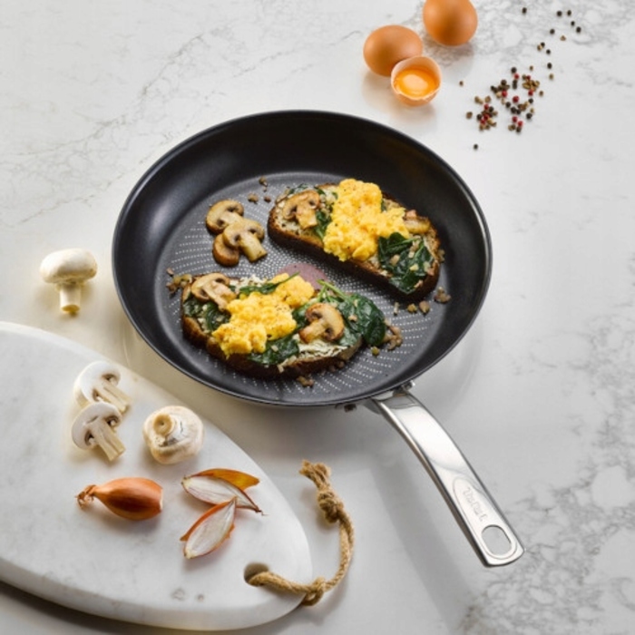 Набір сковорідок TEFAL Intuition (24, 26, 28 см) для індукційних плит, сталь з антипригарним покриттям