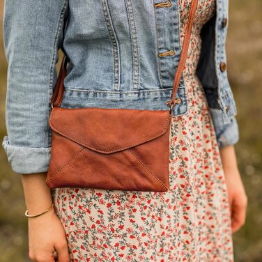 Сумка Gusti Leder Karisma Vintage – шкіряна сумка-листоноша коричневого кольору з магнітним закриттям та регульованим ремінцем