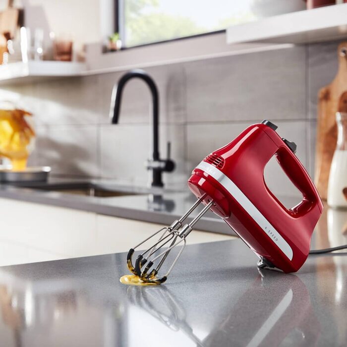 Ручний міксер KitchenAid 5KHM6118BER, 6 швидкостей, червоний