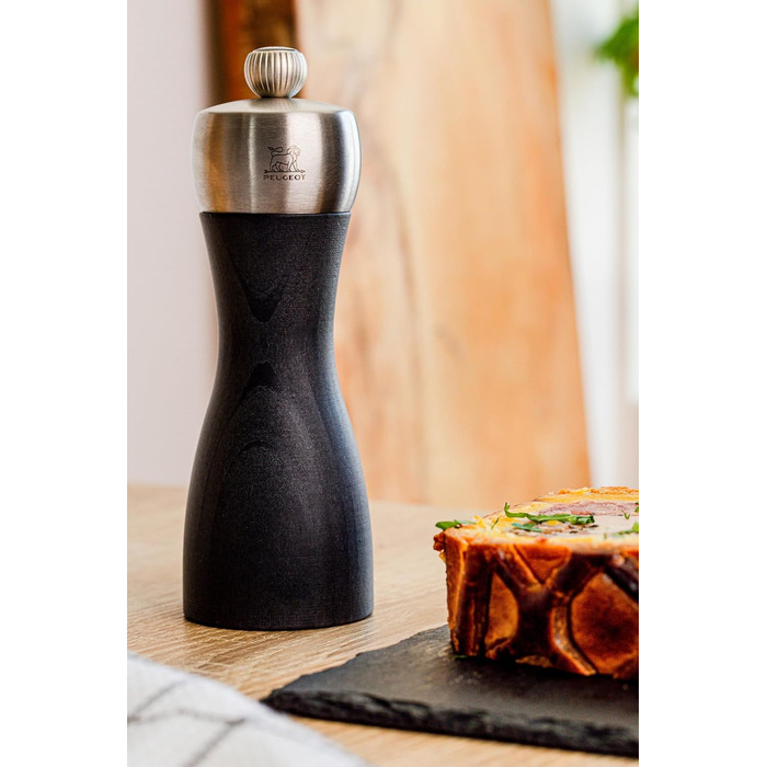 Мельниця для солі Peugeot Fidji 15 см, графіт, ручна, з регулюванням ступеня помолу, з сертифікатом PEFC, кухонне приладдя