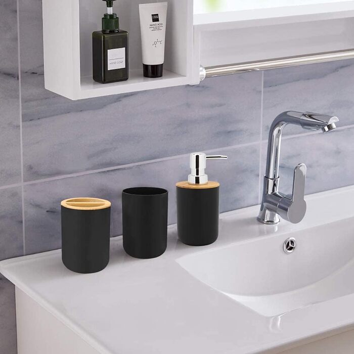 Набір для ванної кімнати MisFox з бамбука (6 предметів): диспенсер для лосьйону, сміттєвий бак, тримач для зубних щіток, стаканчик для зубної пасти, щітка для унітазу, мильниця. Чорний колір.