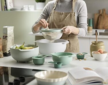 Joseph Joseph Nest 9 Plus, 9-piece compact food preparation set with mixing bowls, measuring cups, colander and sieve, Editions Range, Sage Green, Green