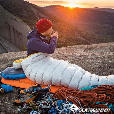 Килимок туристичний надувний Sea to Summit Ultralight Delta Core-V Regular, 2.5 сезони, оранжевий