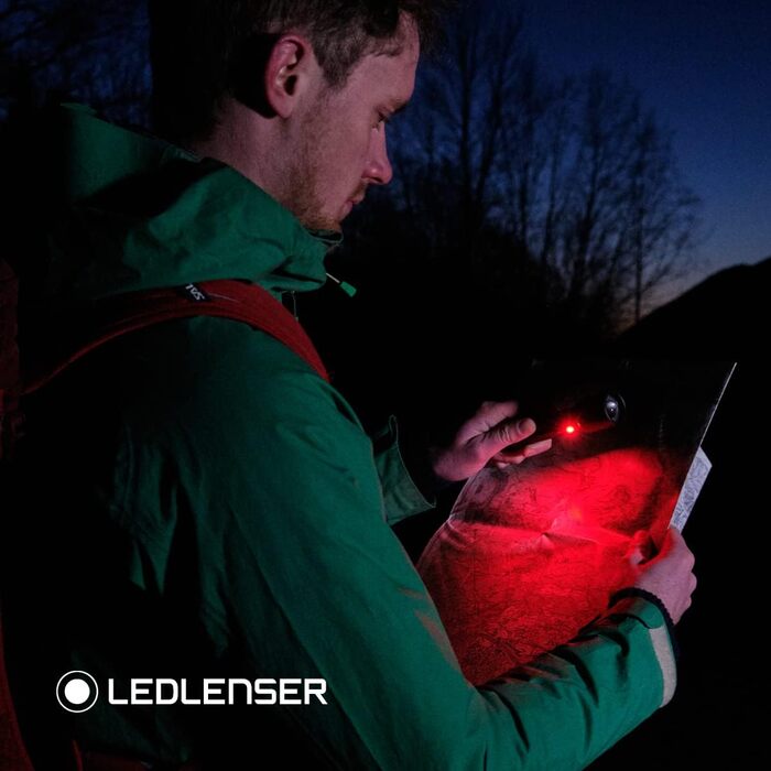 Ліхтарик Ledlenser P7R Signature LED з червоним світлом, акумуляторний, водонепроникний IP68, 2000 люмен, фокусування, дальність 330 м, з чохлом та зарядною станцією