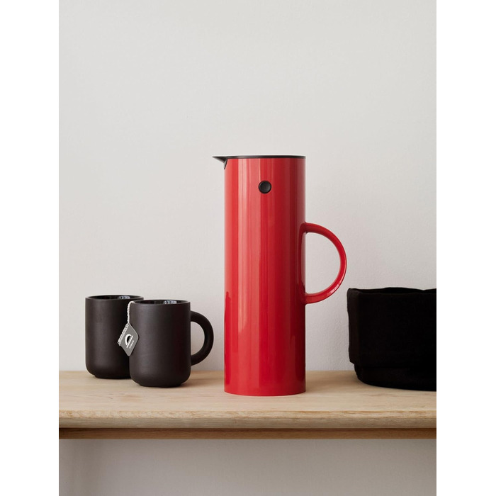 Термос Stelton EM77 - 1 л, червоний. Ізольована кавова/чайова кана з подвійними стінками, з кришкою-гвинтом та скляною вставкою, вінтажний дизайн