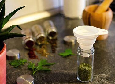 Kesign 20-Piece Spice Jar Set - with high-quality stainless steel lids - round spice containers incl. labels, shaker insert, funnel, and stainless steel spoon for spices - Perfect storage for the kitchen