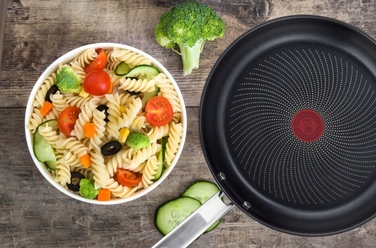 Набір сковорідок TEFAL Intuition (24, 26, 28 см) для індукційних плит, сталь з антипригарним покриттям