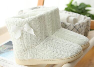 Тапочки додому жіночі з плюшевою підкладкою, з міцною підошвою, нековзні, 41/42 EU, білі