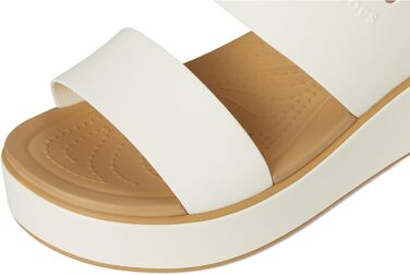 Crocs Brooklyn Wedge Sandal жіночі босоніжки на танкетці 39 EU бежеві