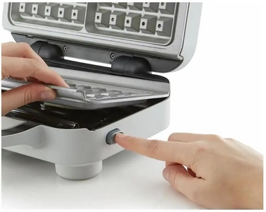 Вафельниця Breville DuraCeramic VST072 850 Вт, сріблястий/сірий