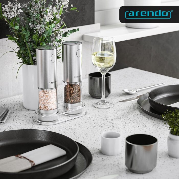 Електричні млини для спецій Arendo – набір з солі та перцю, нержавіюча сталь, керамічний механізм, LED-підсвічування, акумулятор, щітка та воронка
