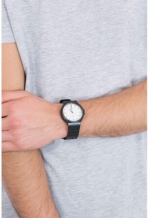 Годинник наручний Casio Collection унісекс кварцовий з ремінком з Харту (чорний/білий)