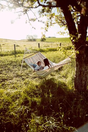 AMAZONAS Wood – Flexible hammock stand made of ash wood, 100 kg load capacity, ideal for a tree or suspension point