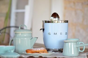 Електрична соковижималка для цитрусових Smeg CJF11CREU, 70 Вт, з фільтром та конусом із нержавіючої сталі, синя