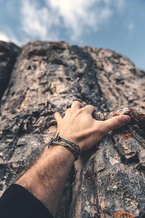 ICE AXE Armband for Men & Women with Ice Axe - high-quality fabric armband - Bracelet braided - Fabric bracelets - ideal mountaineering gift