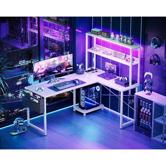 Ігровий стіл Coleshome L-подібної форми з LED-підсвічуванням та розетками, 135 × 100 см. Реверсивний кутовий стіл з полицями для зберігання, з сумкою для дому та ігор. (135×100 см, Білий)