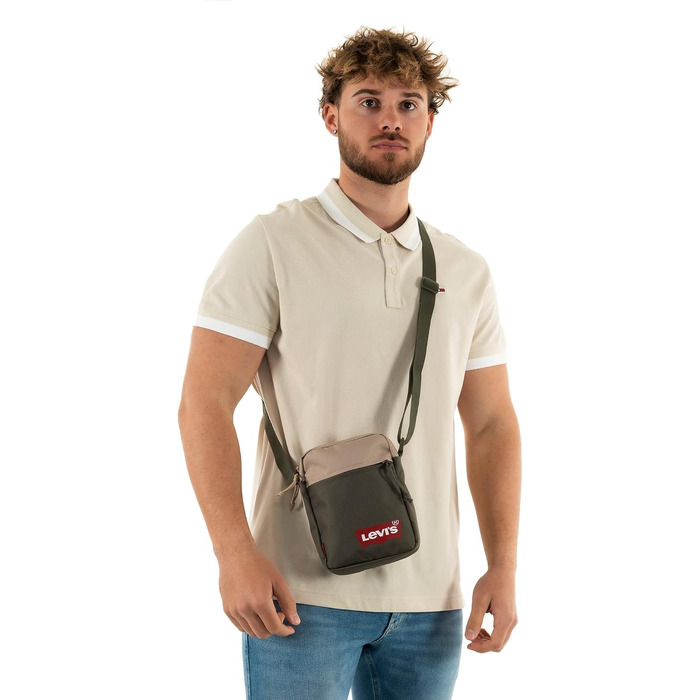Чоловіча міні-сумка крос-боді Levi's Mini Crossbody Solid з логотипом Batwing, колір Army Green