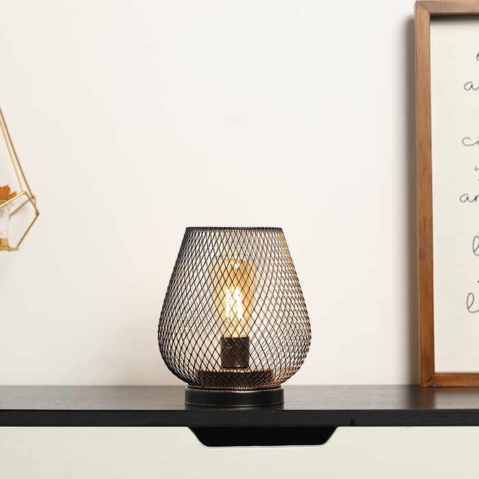 Світлодіодний нічник у ретро-стилі: металевий ліхтар на батарейках