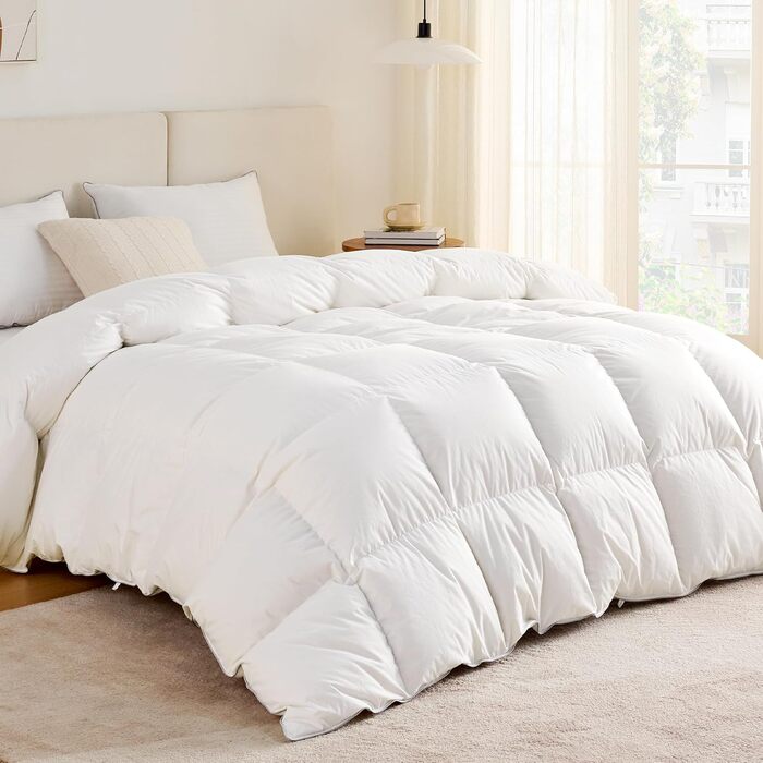 BEDSURE Down Comforter 220x240 Winter Bed Comforter - Feather Bed Comforter Öko-Tex Certified, Warm Winter Comforter 90% Down and 10% Feathers 1690 gr. Filling, Down Stepped Comforter White 01white - Warm Down Comforter (90 Down / 10 Feathers) 240 x 220 cm