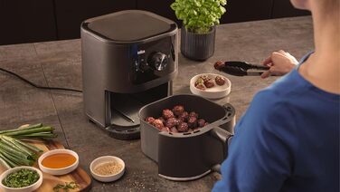 Фритюрниця електрична Braun MultiFry 3 HF 3030, 4.3 л, 1500 Вт, сенсорне управління, 8 програм, чорна