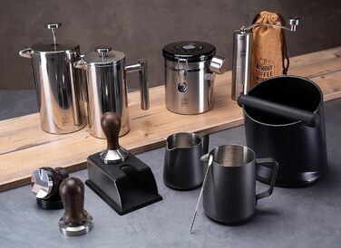 NOUTEN® Преміум ручна кавомолка з керамічним жорном - компактна кавомолка з сумкою та кріпленням для подорожей, плавне регулювання помелу