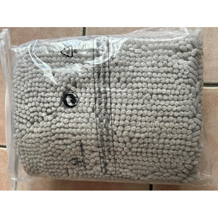 SANDERS Luxury Entrance Mat - Non-Slip, Machine Washable Doormat - 24'x36' - for Indoor Use, Pets, Entryway, Hallway, Camping - Grey