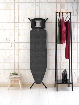 Гладильна дошка Brabantia Bügelbrett B, 124 x 38 см, Denim Black – 100% Fairtrade-бавовна, стабільна, регульована висота, з відсіком для праски