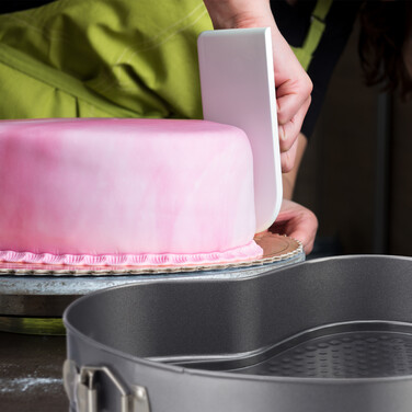 Relaxdays XL Heart-Shaped Cake Pan