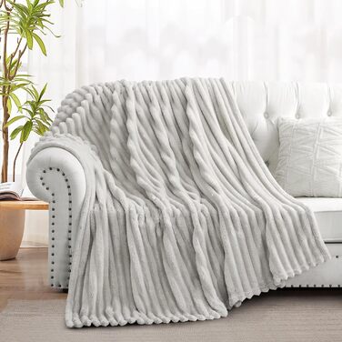 RUIKASI Плед кучевий фланелевий зелений - 150x200см. М'який плед з флісу для дивана, софи, вітальні. Декоративний плед, ковдра, теплий плед для дому. Трава-зелений (150 x 200 см)